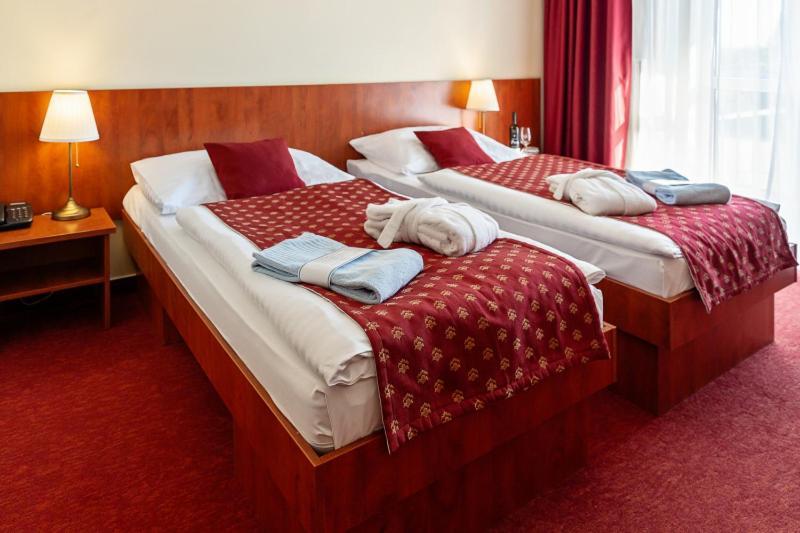 Hotel Senec Aqua Resort - Family Friendly Екстериор снимка