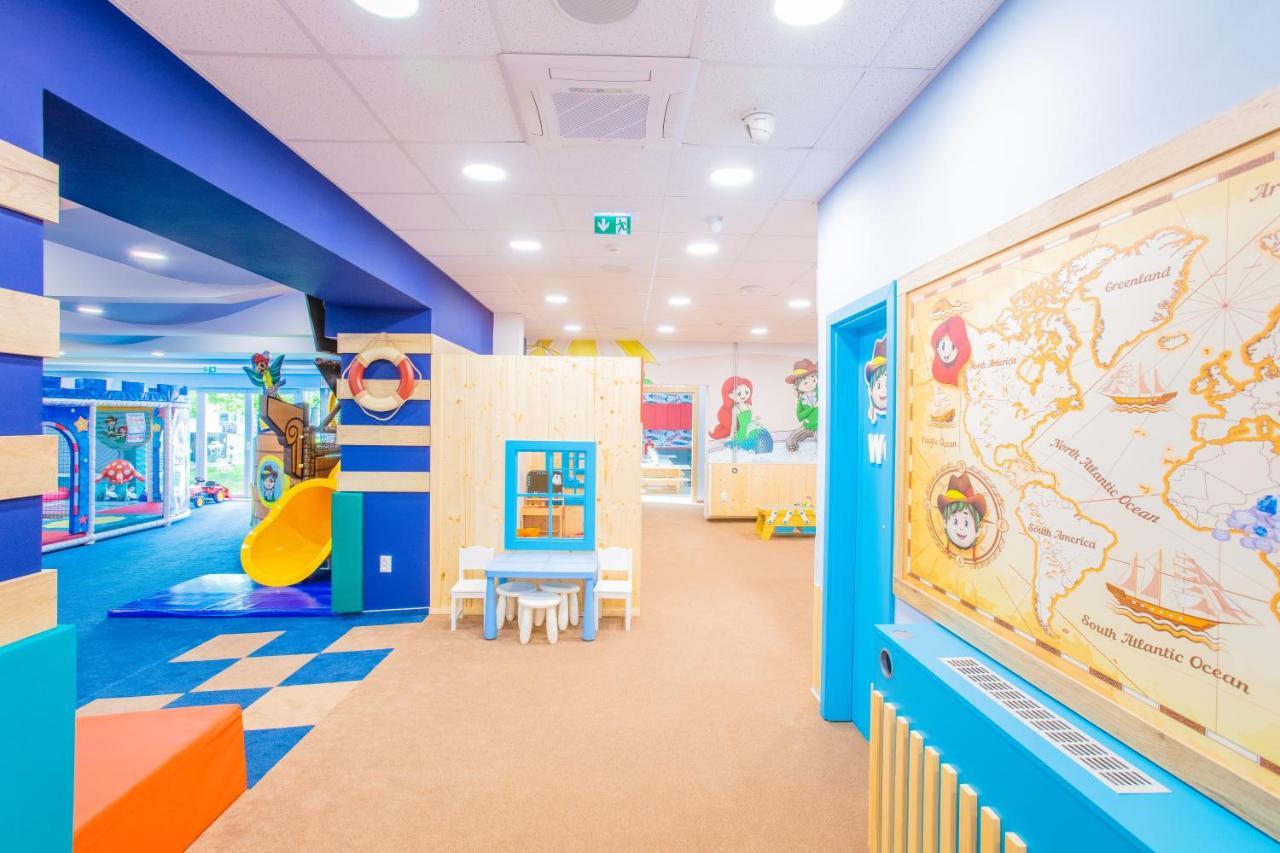 Hotel Senec Aqua Resort - Family Friendly Екстериор снимка