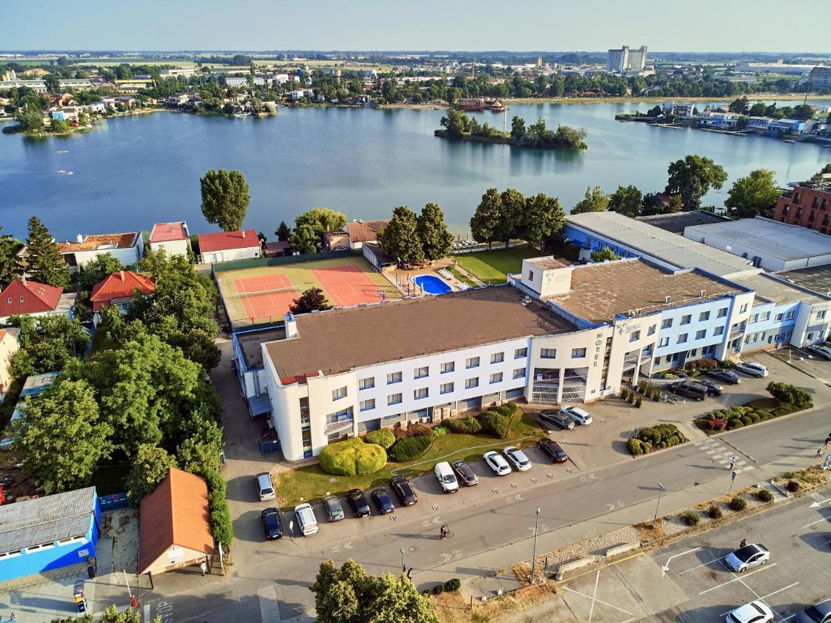 Hotel Senec Aqua Resort - Family Friendly Екстериор снимка