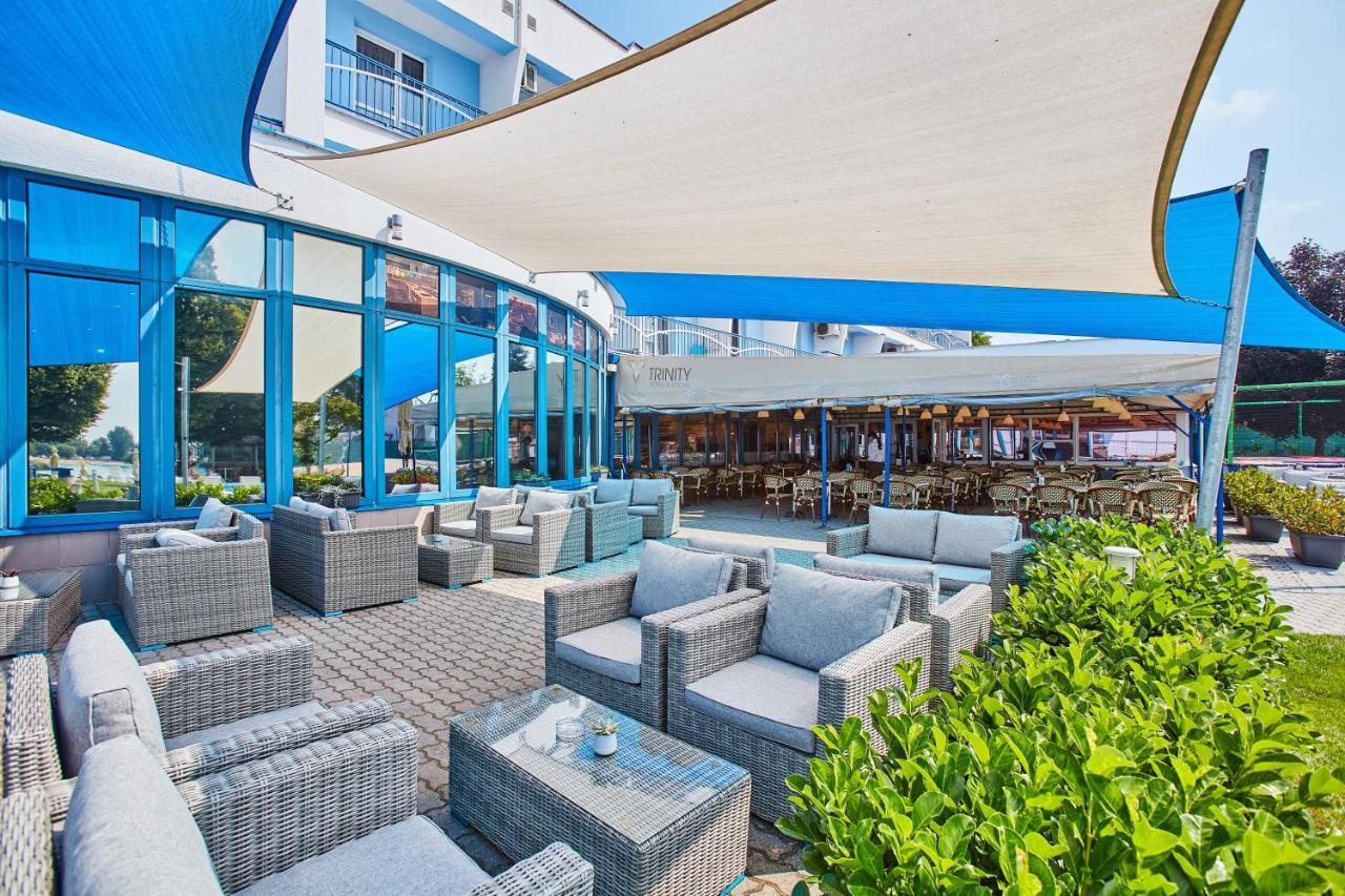 Hotel Senec Aqua Resort - Family Friendly Екстериор снимка