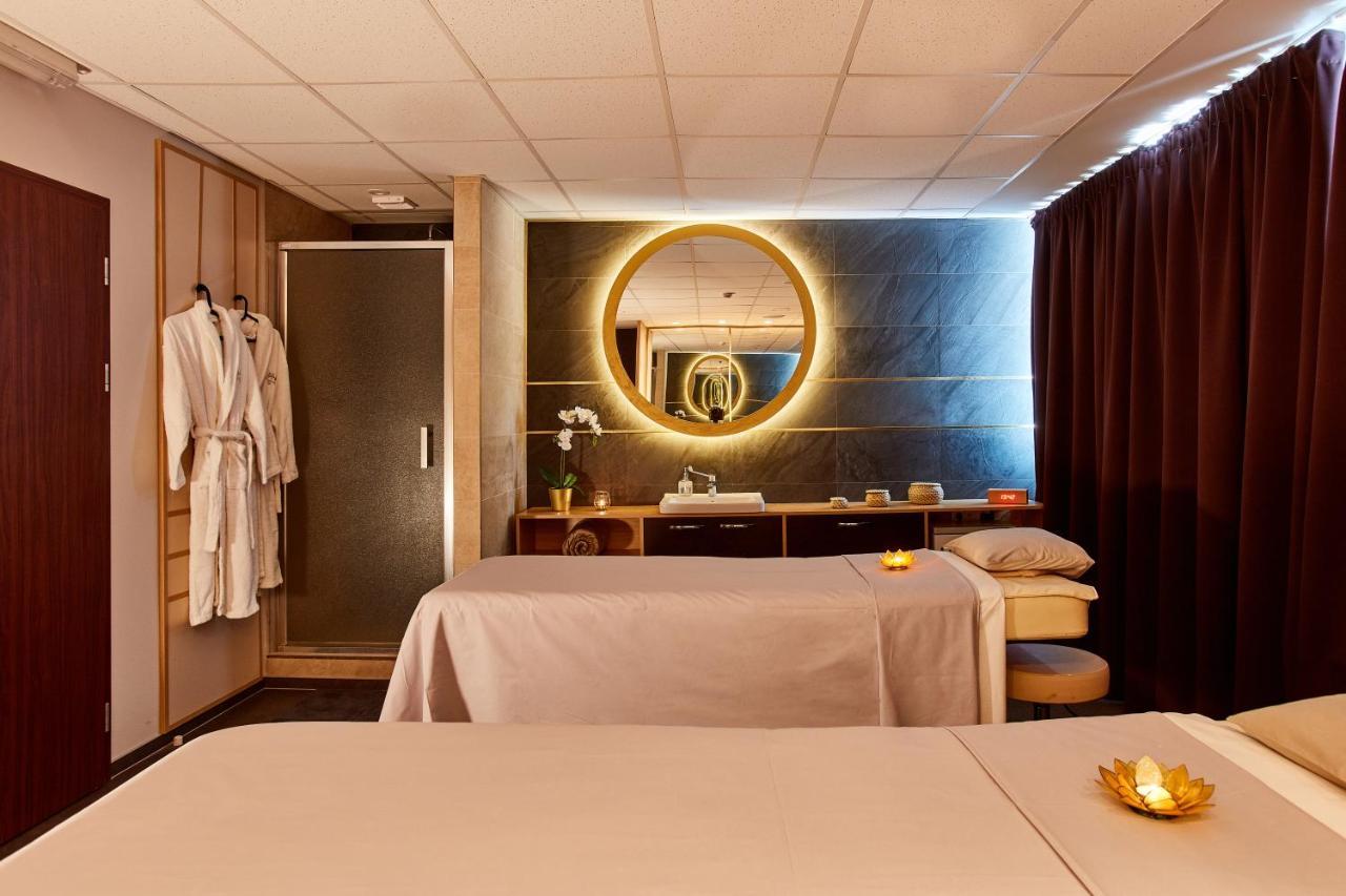 Hotel Senec Aqua Resort - Family Friendly Екстериор снимка
