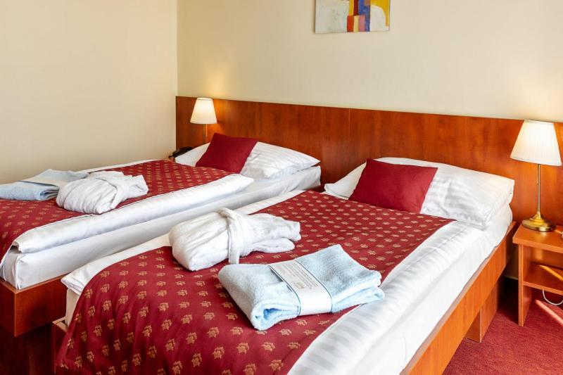Hotel Senec Aqua Resort - Family Friendly Екстериор снимка
