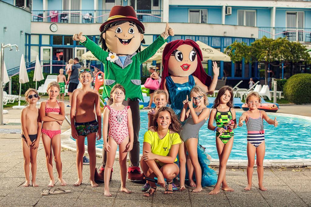 Hotel Senec Aqua Resort - Family Friendly Екстериор снимка