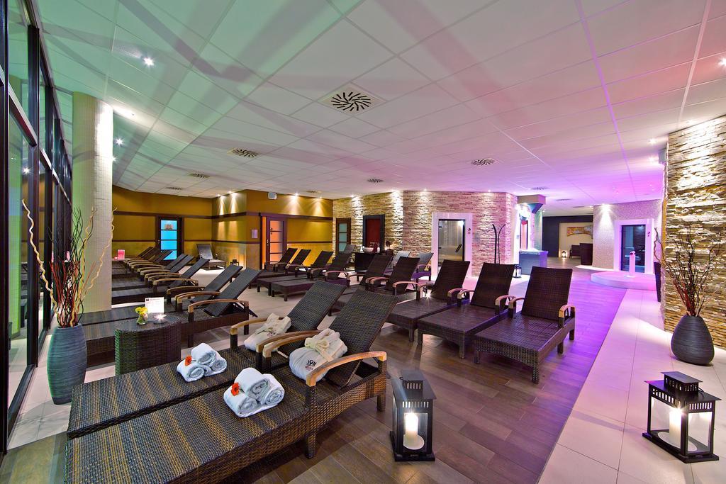 Hotel Senec Aqua Resort - Family Friendly Екстериор снимка