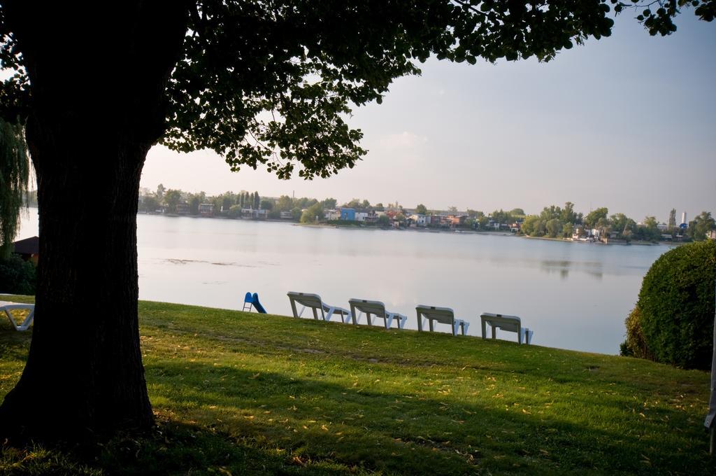 Hotel Senec Aqua Resort - Family Friendly Екстериор снимка