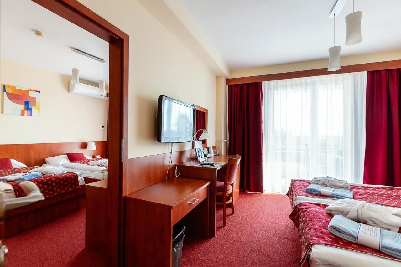 Hotel Senec Aqua Resort - Family Friendly Екстериор снимка